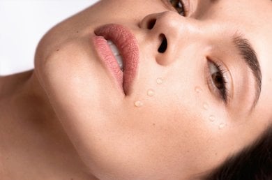cremas-y-serums-antiarrugas-para-incorporar-a-tu-rutina-de-cuidado-de-la-piel