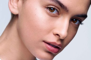 mito-sobre-la-piel-el-sol-ayuda-a-la-piel-con-tendencia-acneica